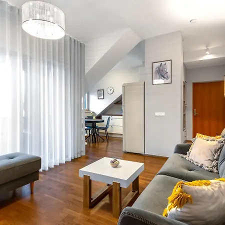 Penthouse With A Balcony In Kalamaja טאלין